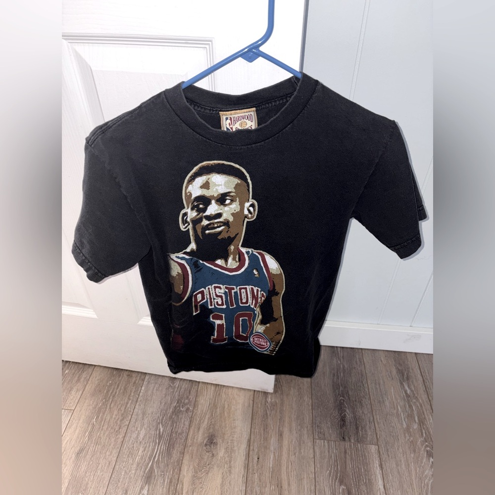 Hardwood Classic Dennis Rodman Detroit Pistons Shirt 
Size men’s Small
